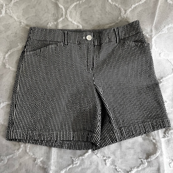 Jones New York Pants - Jones New York Sport Women’s Size 6 Black and White Striped Retro Shorts